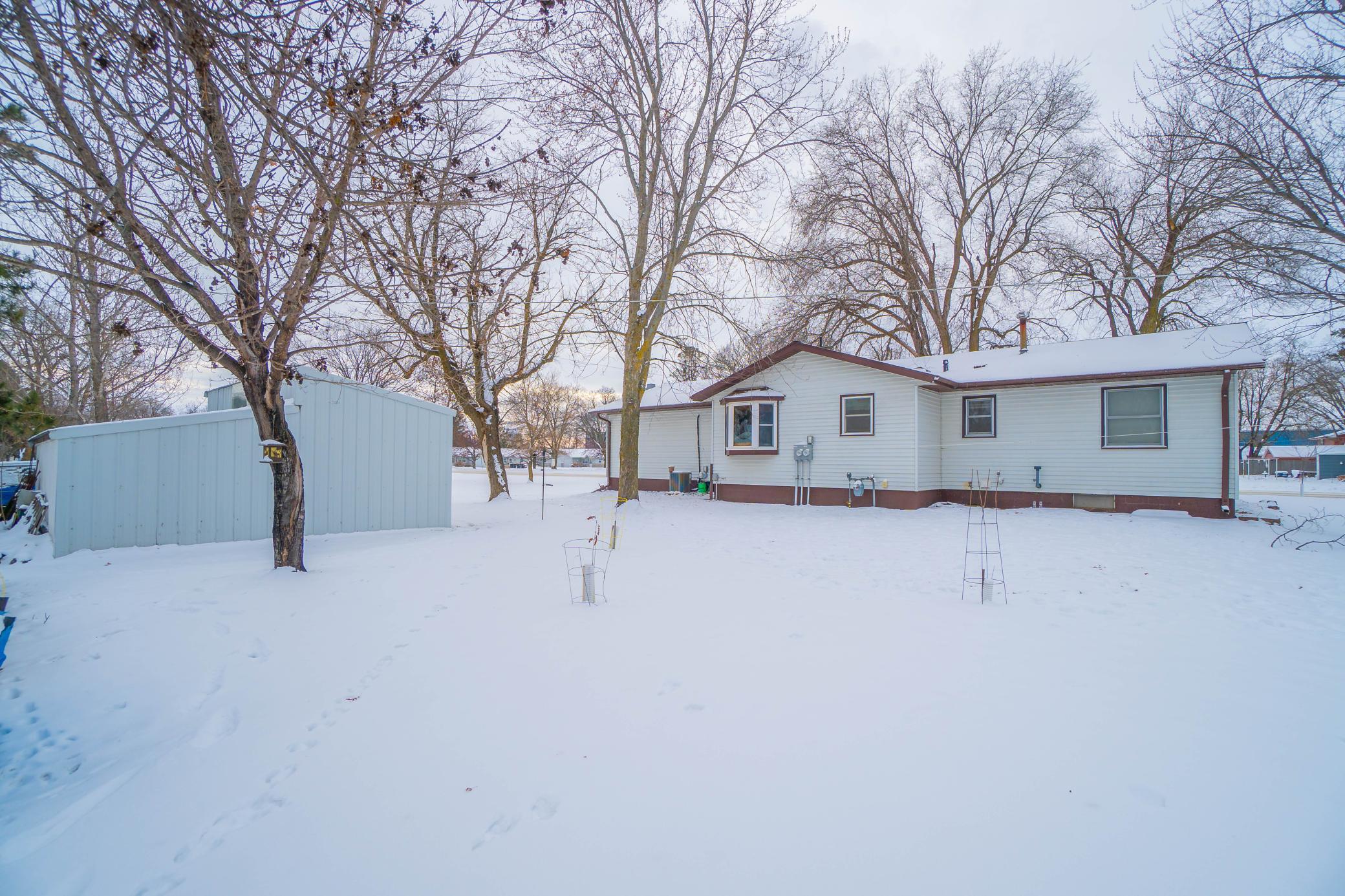 332 4th Street Northwest Perham, MN 56573 - Photo 4 of 31