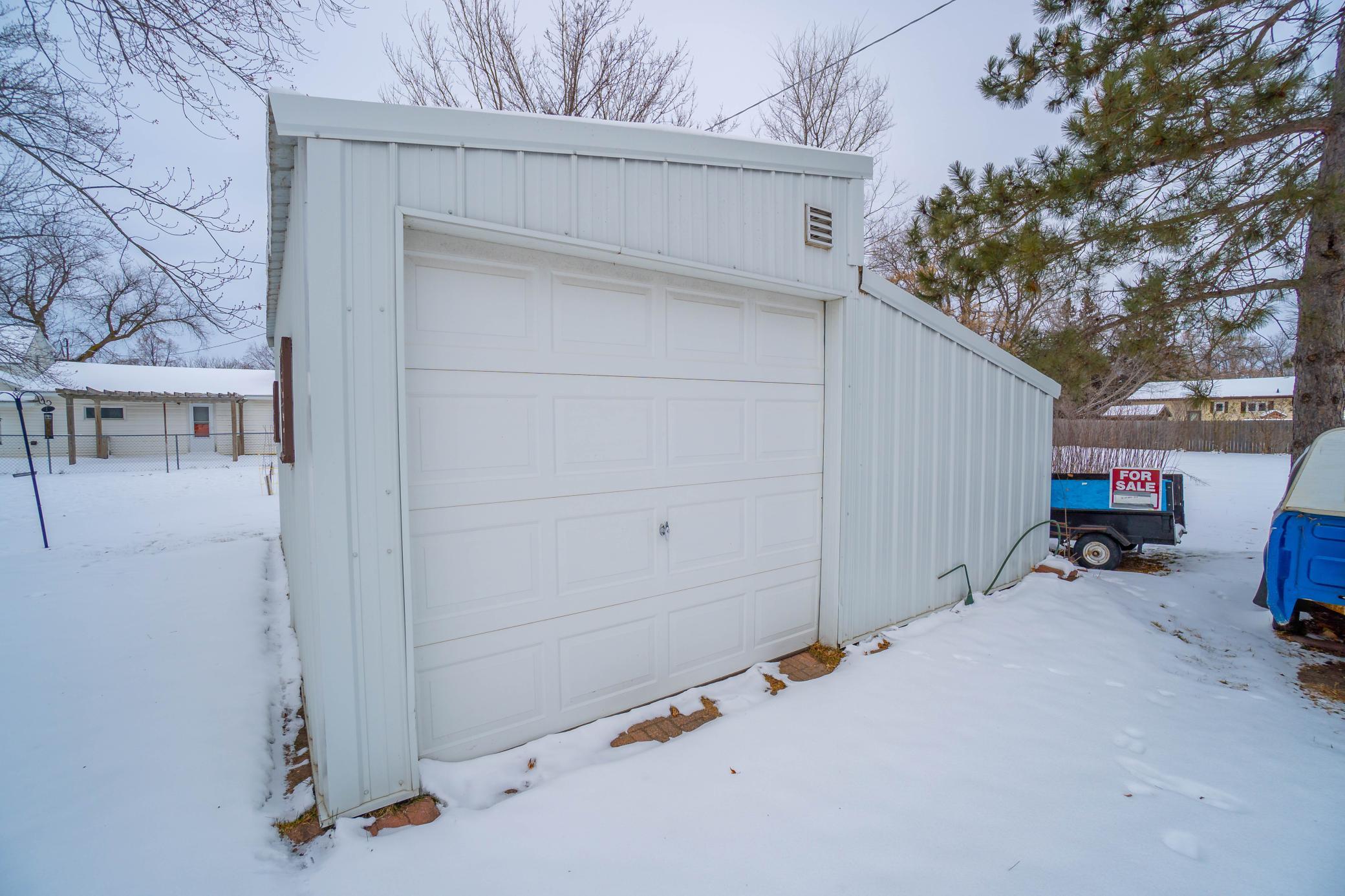 332 4th Street Northwest Perham, MN 56573 - Photo 6 of 31
