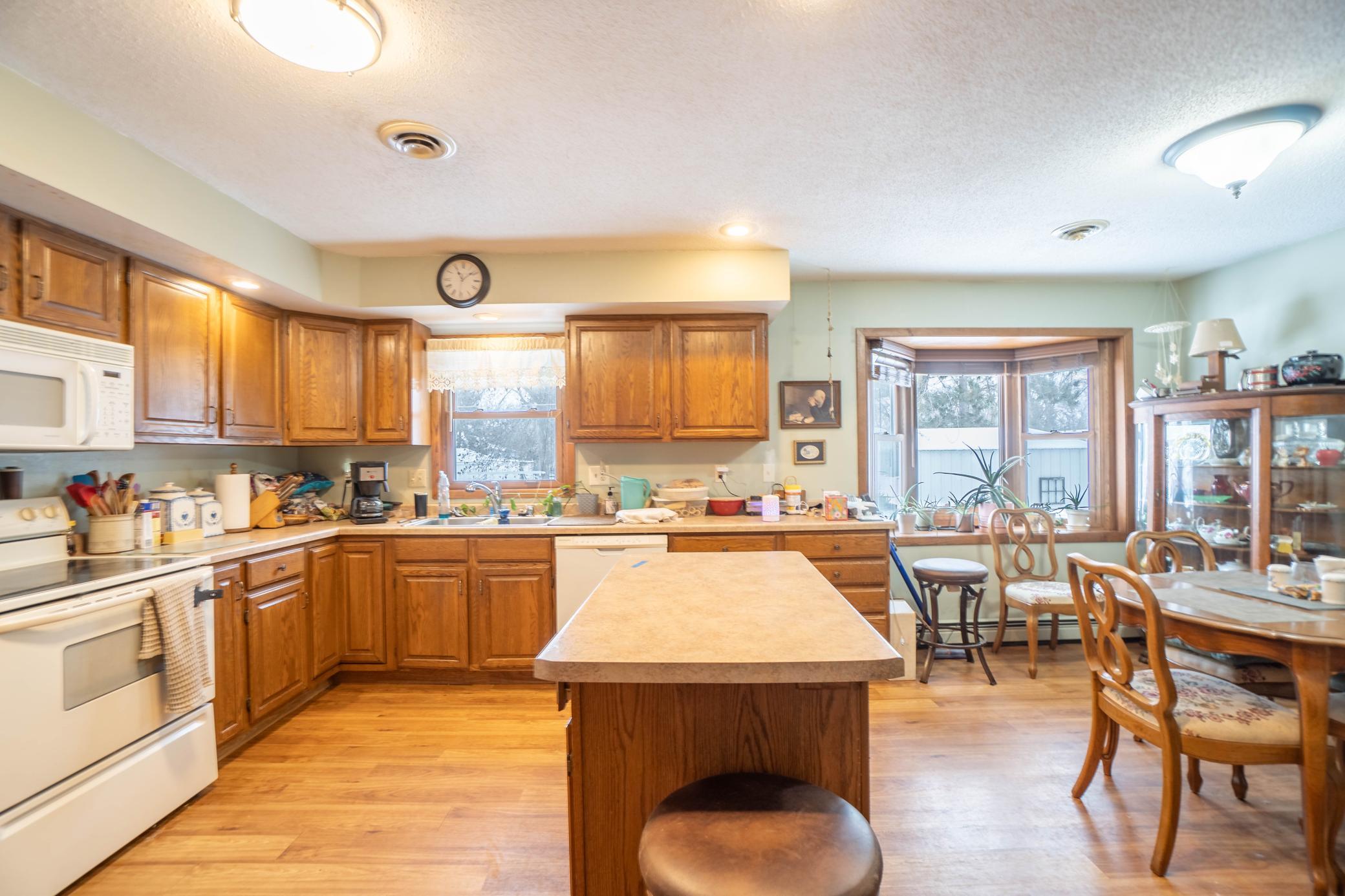 332 4th Street Northwest Perham, MN 56573 - Photo 10 of 31