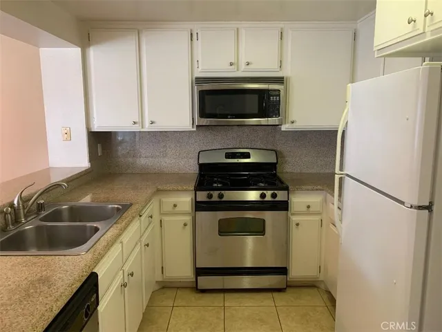 $3,250 | 29 Greenfield, Unit 30, Irvine, CA 92614