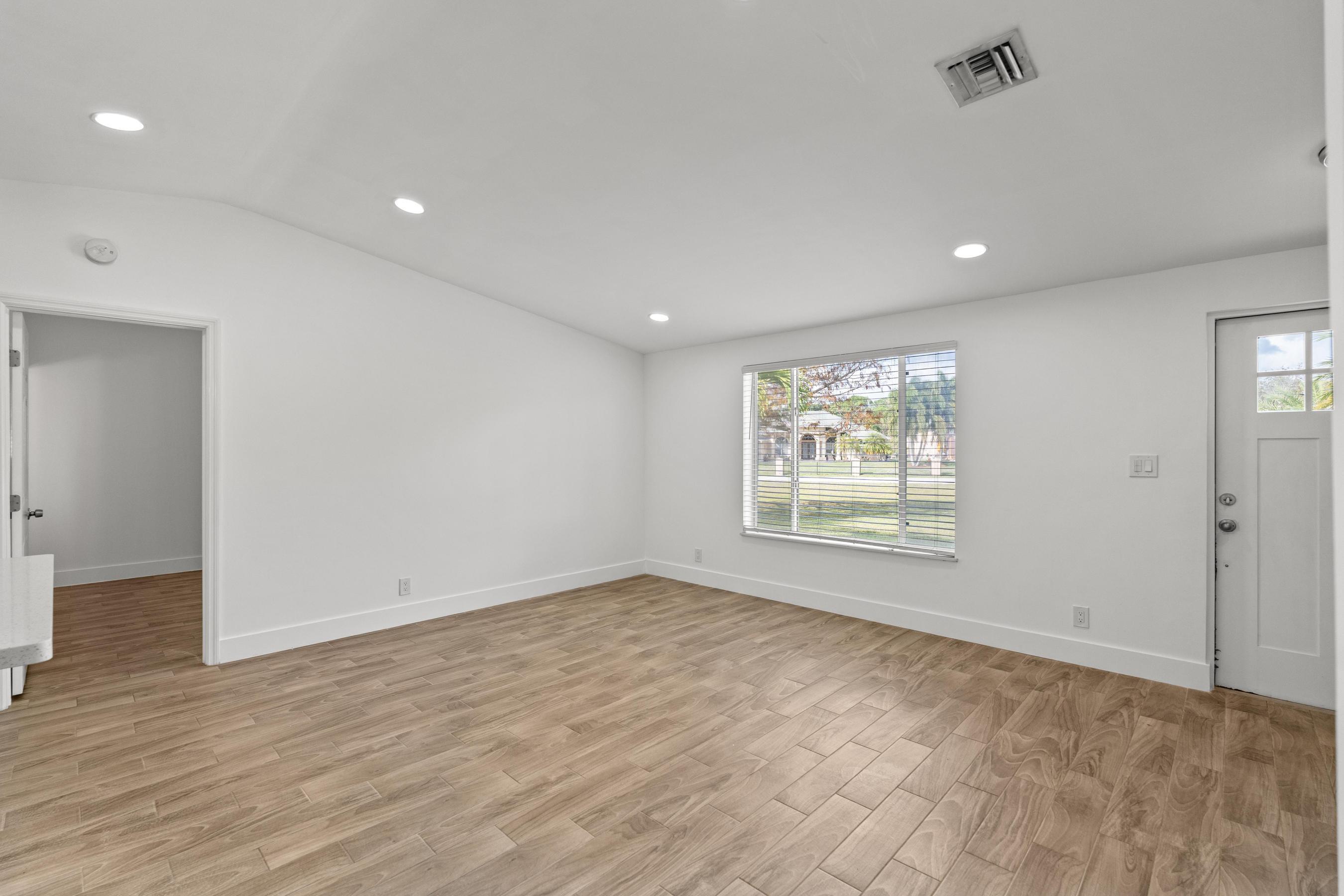 6344 Grapeview Boulevard Loxahatchee, FL 33470 - Photo 11 of 37 A7403438