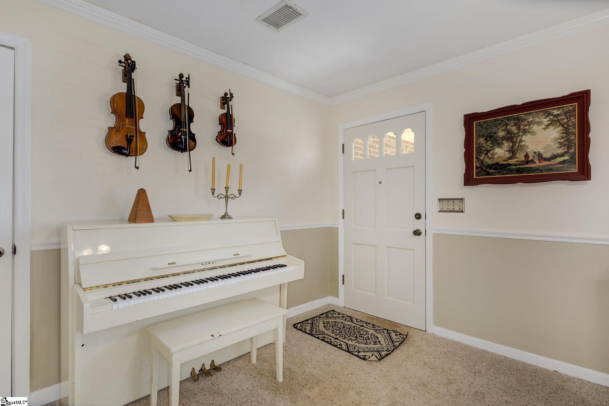2 Roe Court Greenville, SC 29617 - Photo 3 of 24 Gallery Image 3