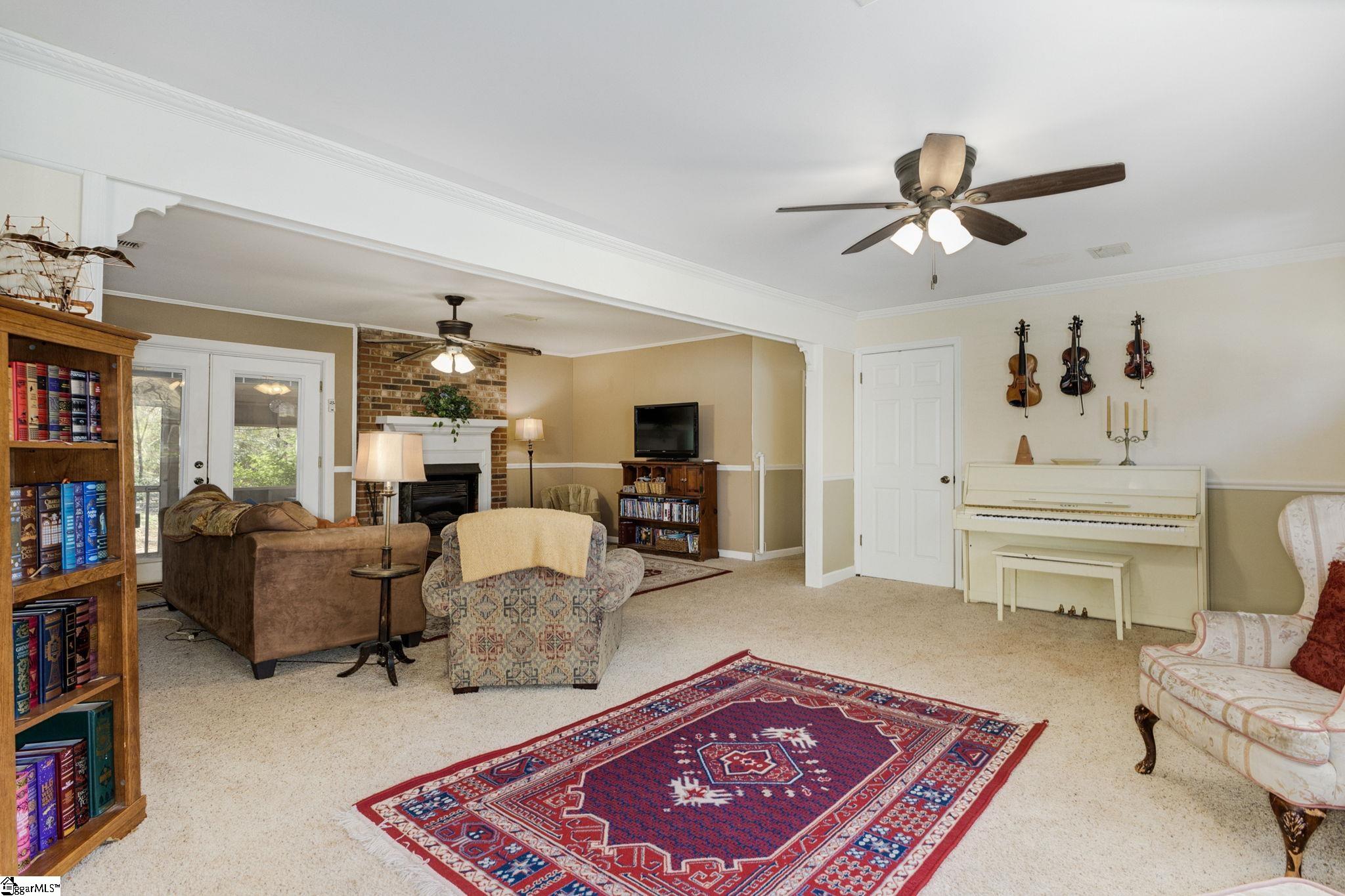 2 Roe Court Greenville, SC 29617 - Photo 4 of 24 Gallery Image 4