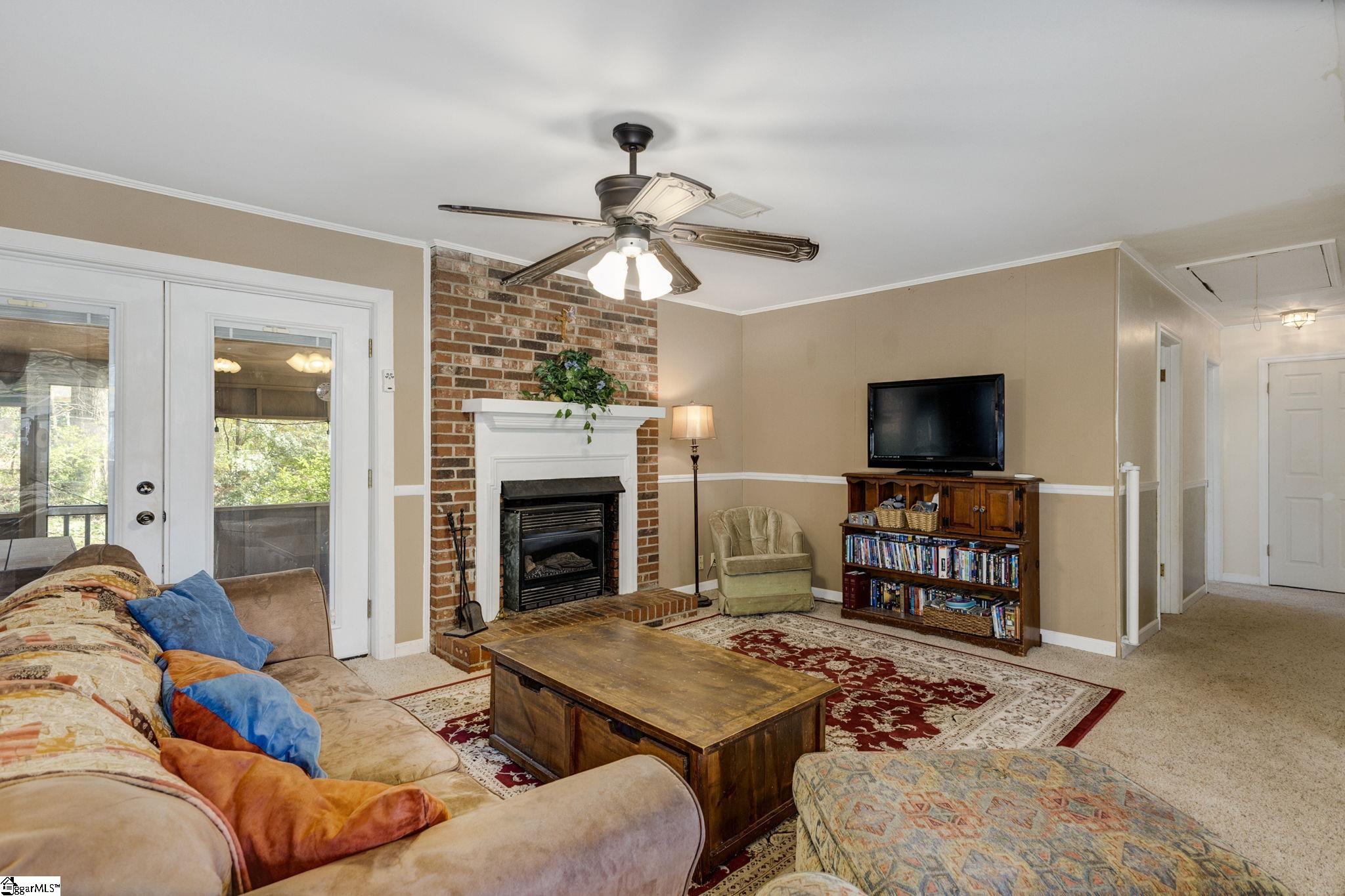 2 Roe Court Greenville, SC 29617 - Photo 6 of 24 Gallery Image 6
