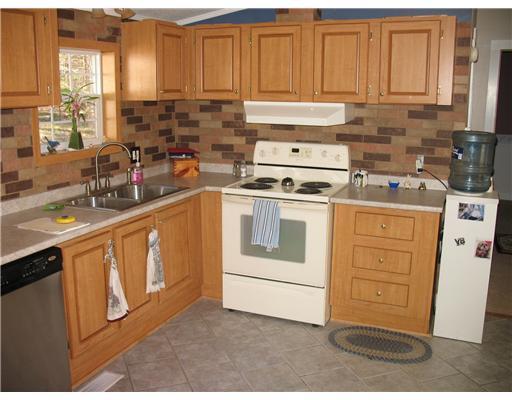 456 Boothbay Road Edgecomb, ME 04556 - Photo 3 of 11 Kitchen.