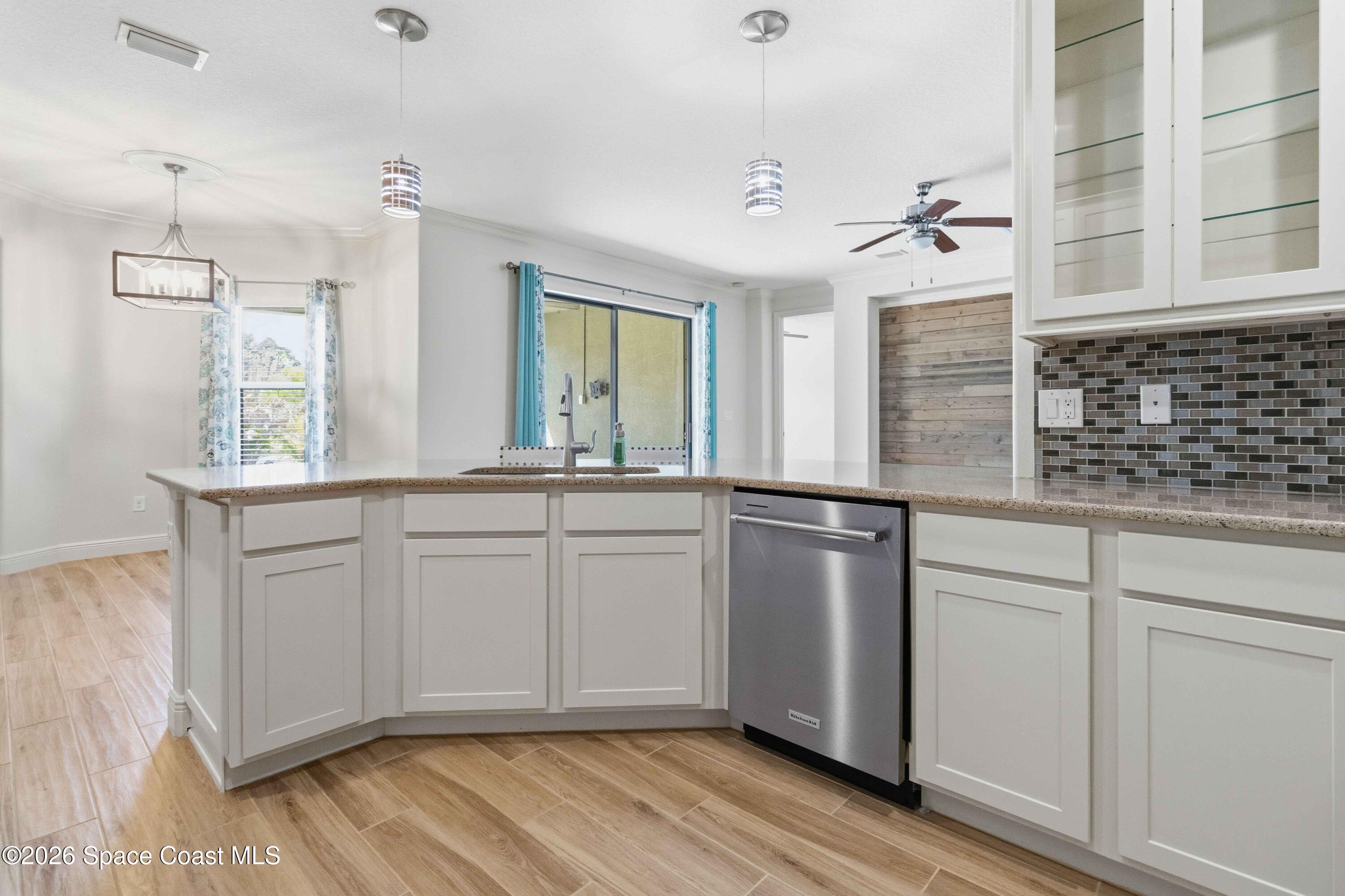 3333 Rushing Waters Drive West Melbourne, FL 32904 - Photo 8 of 72 Tiled Backsplash