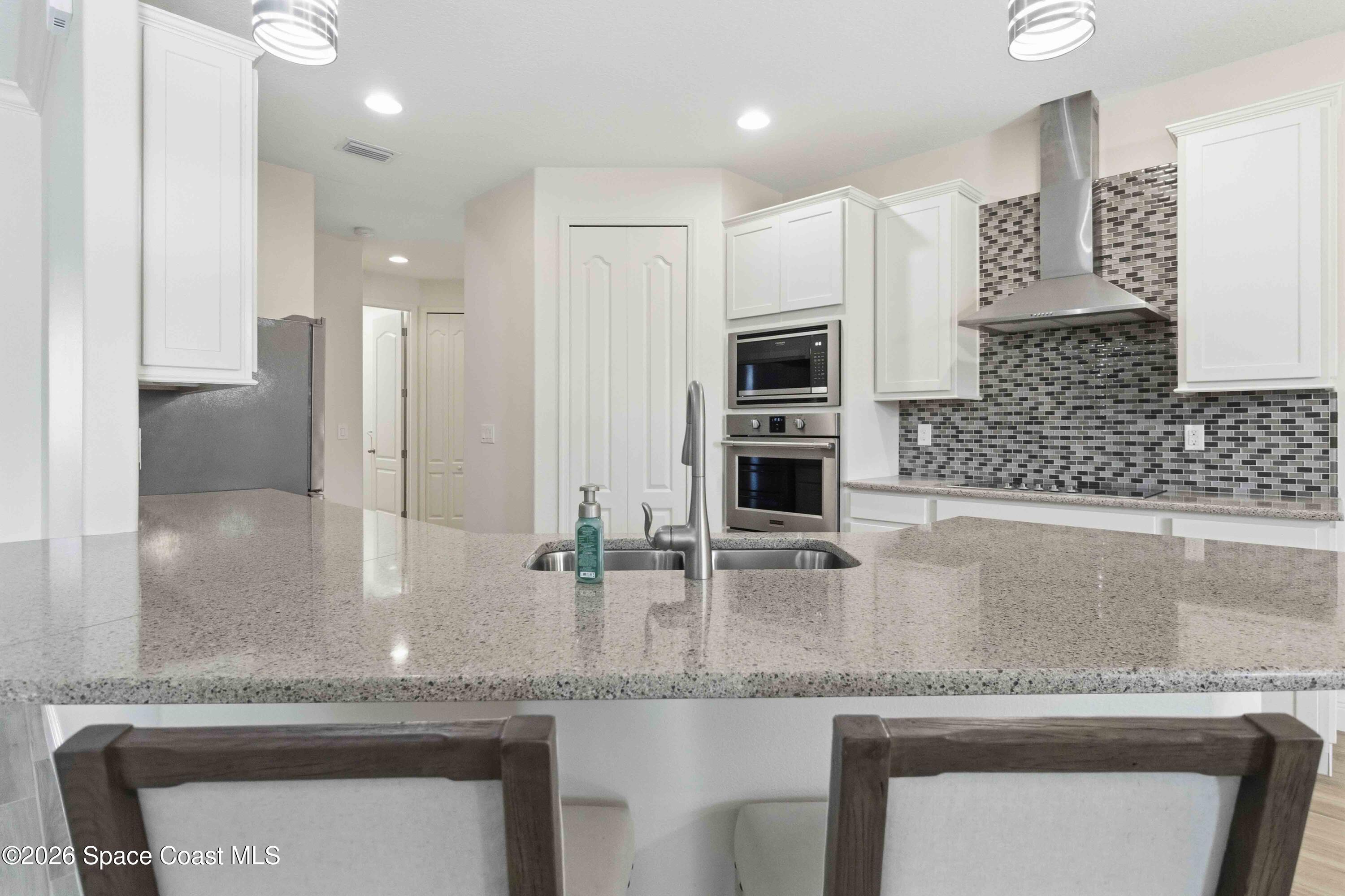 3333 Rushing Waters Drive West Melbourne, FL 32904 - Photo 9 of 72 Quartz Counters