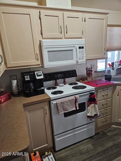 702 South Meridian Road, Unit 658 Apache Junction, AZ 85120 - Photo 11 of 17 Kitchen 1 #658