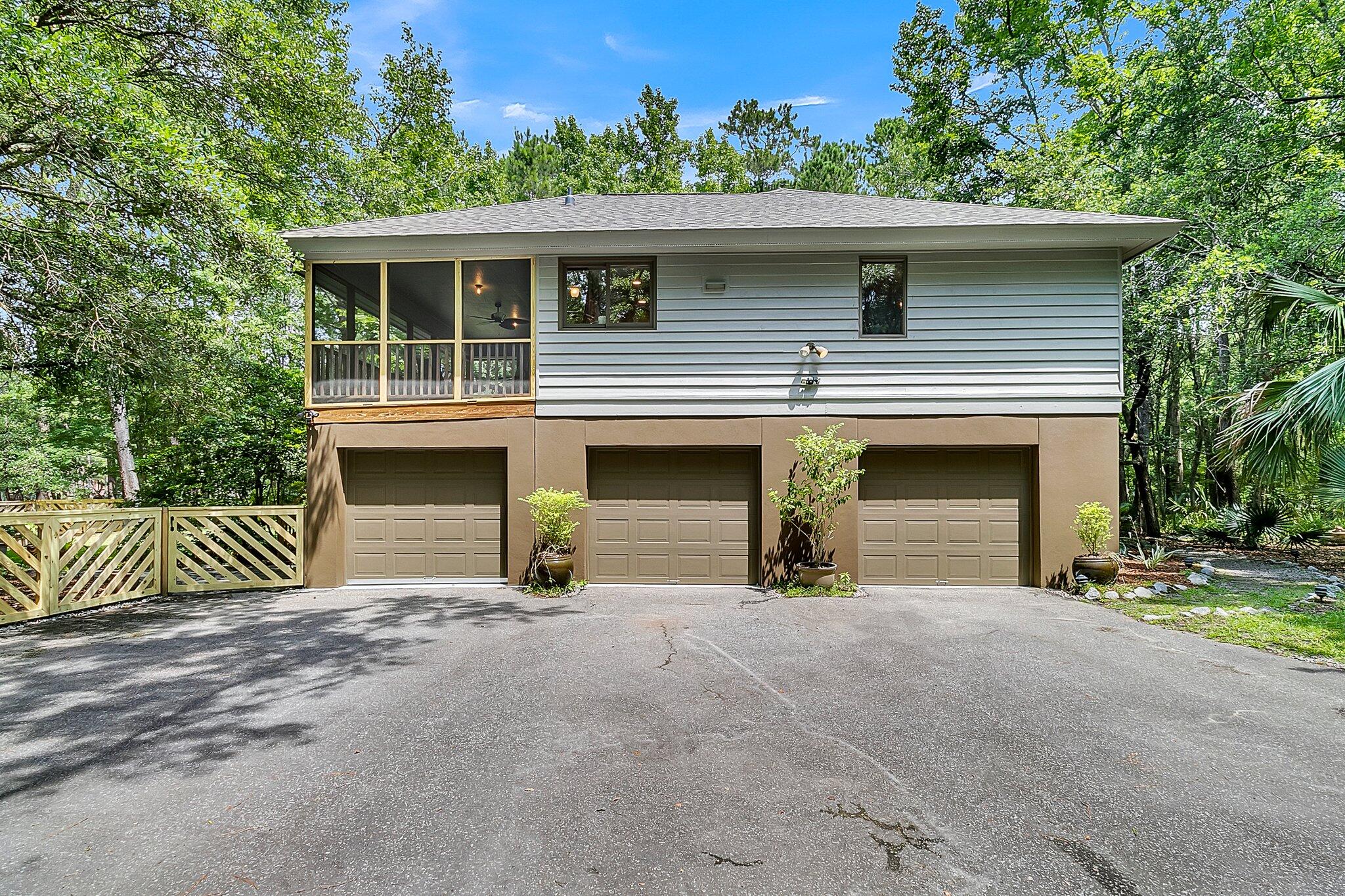 581 Commonwealth Road Mount Pleasant, SC 29466 - Photo 31 of 44 3 Car Garage