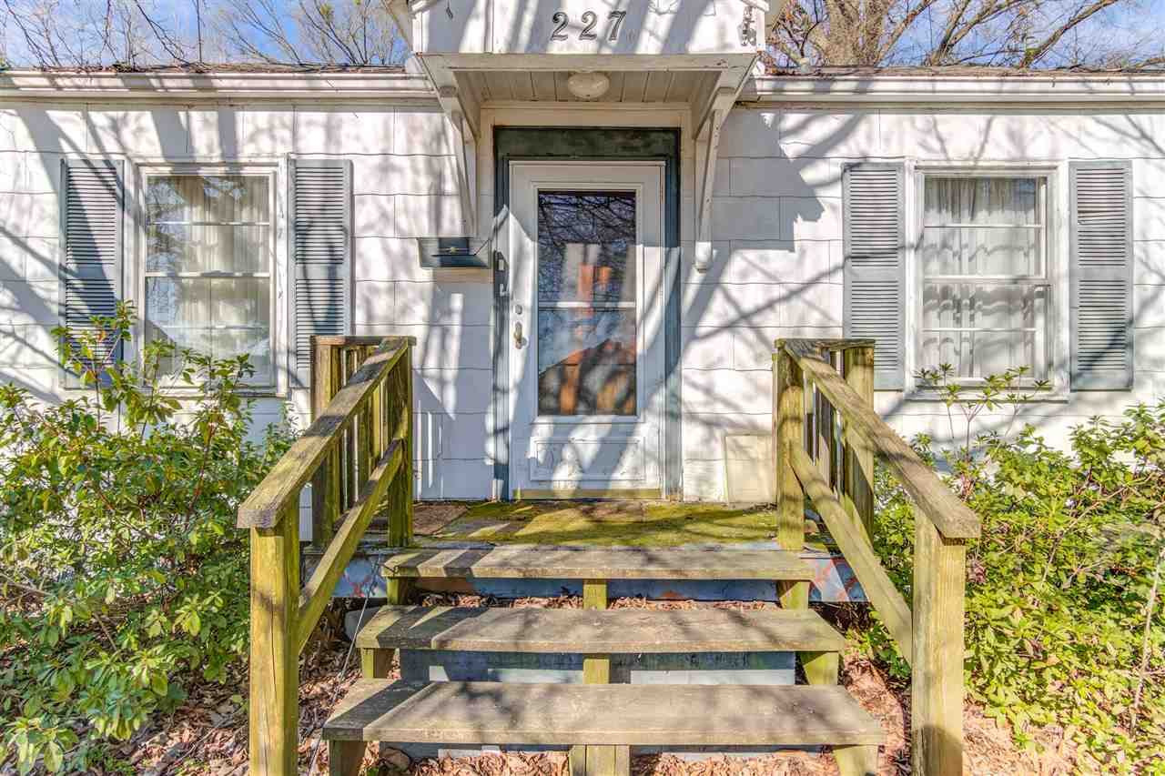 227 Georgetown Road Raleigh, NC 27608 - Photo 3 of 25 Photo 3