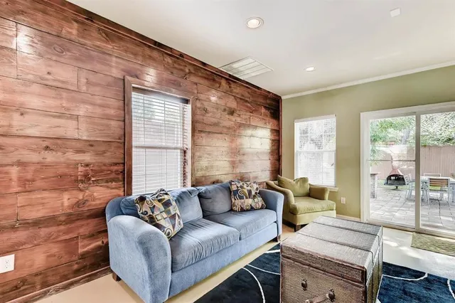 $4,300 | 5202 Pershing Street, Dallas, TX 75206