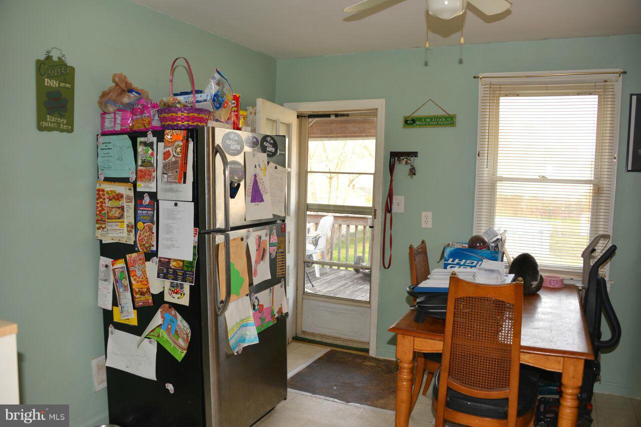 345 Maple Avenue Baltimore, MD 21221 - Photo 3 of 12 Kitchen