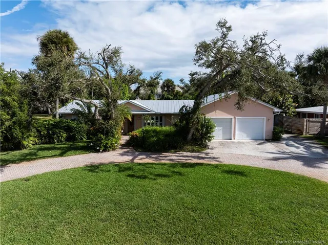 $850,000 | 4812 Sunset Drive, Vero Beach, FL 32963