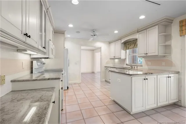 $850,000 | 4812 Sunset Drive, Vero Beach, FL 32963