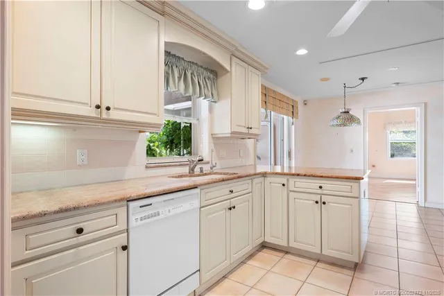 $850,000 | 4812 Sunset Drive, Vero Beach, FL 32963