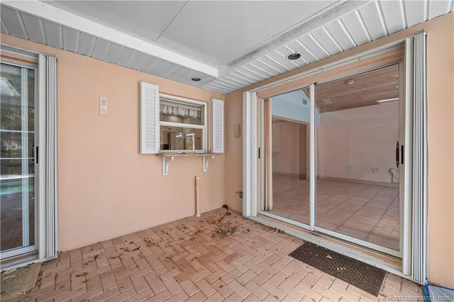 $850,000 | 4812 Sunset Drive, Vero Beach, FL 32963