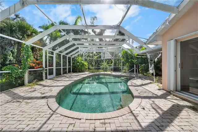$850,000 | 4812 Sunset Drive, Vero Beach, FL 32963