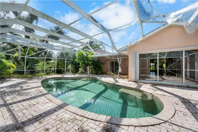 $850,000 | 4812 Sunset Drive, Vero Beach, FL 32963