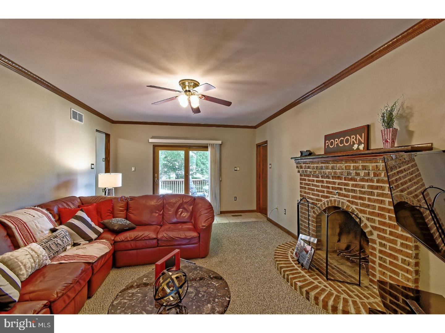 39 Harrell Avenue Williamstown, NJ 08094 - Photo 12 of 25 Family Room