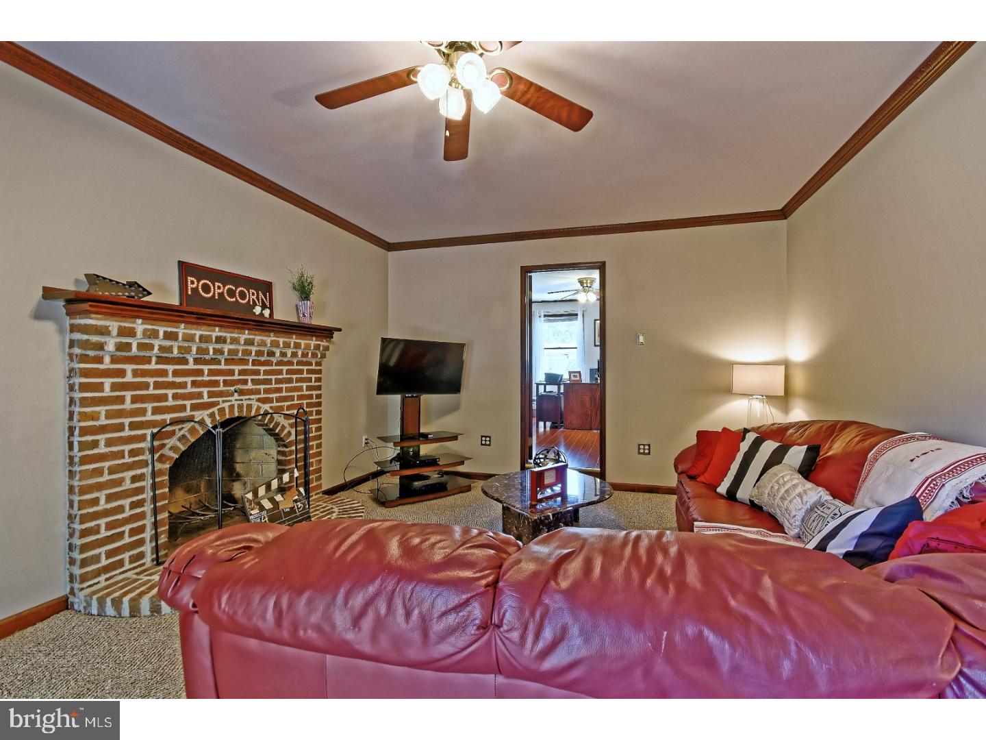 39 Harrell Avenue Williamstown, NJ 08094 - Photo 13 of 25 Family Room