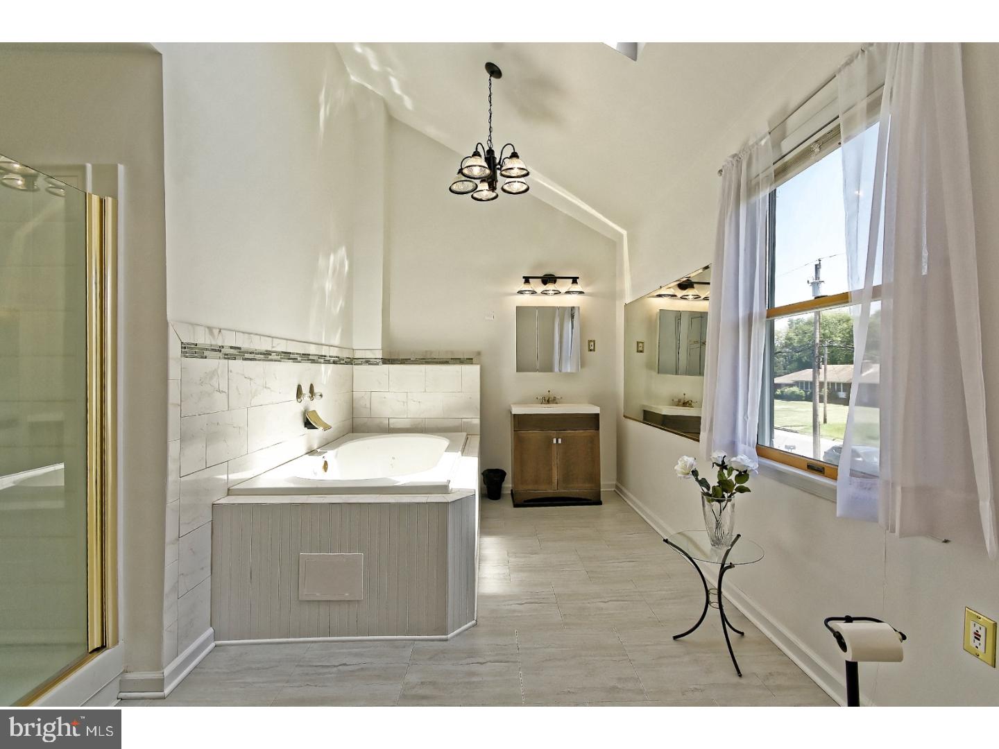 39 Harrell Avenue Williamstown, NJ 08094 - Photo 18 of 25 Master Bathroom