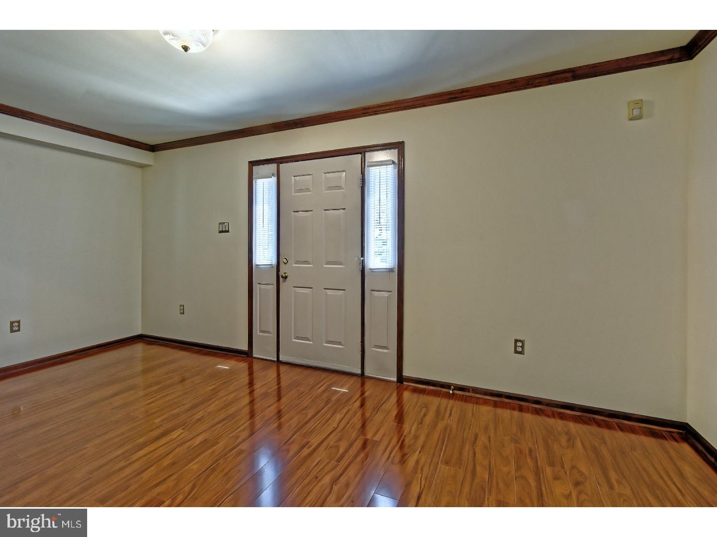 39 Harrell Avenue Williamstown, NJ 08094 - Photo 3 of 25 Foyer