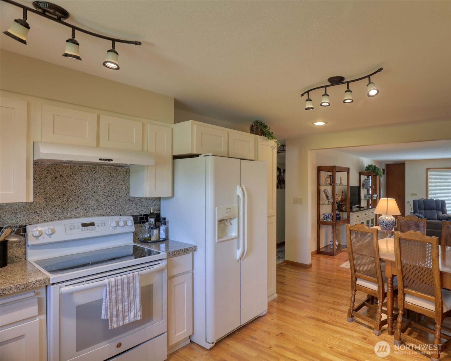 805 East Spring Street Dayton, WA 99328 - Photo 11 of 33