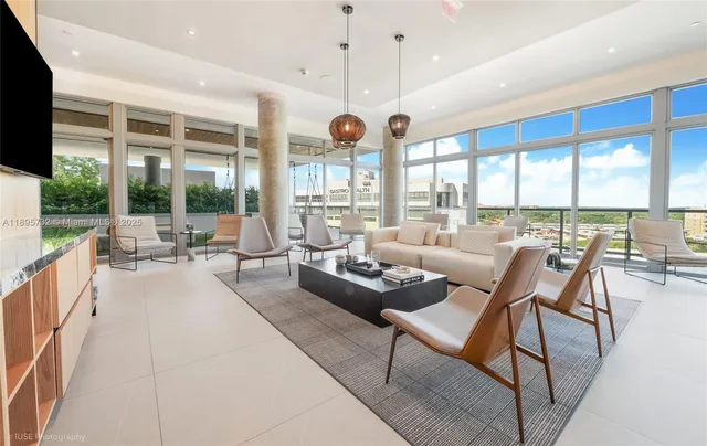 $2,514 | 9600 South Dixie Highway, Unit A1A15, Miami, FL 33156