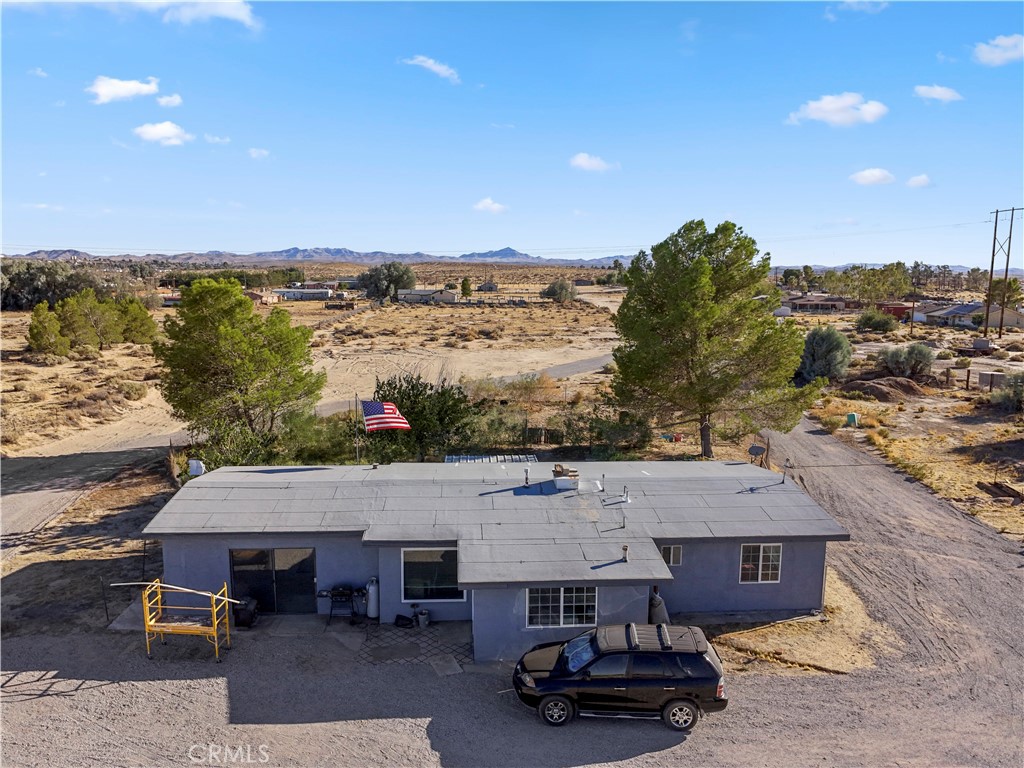 25088 Agate Road Barstow, CA 92311 - Photo 21 of 32 Back of house-