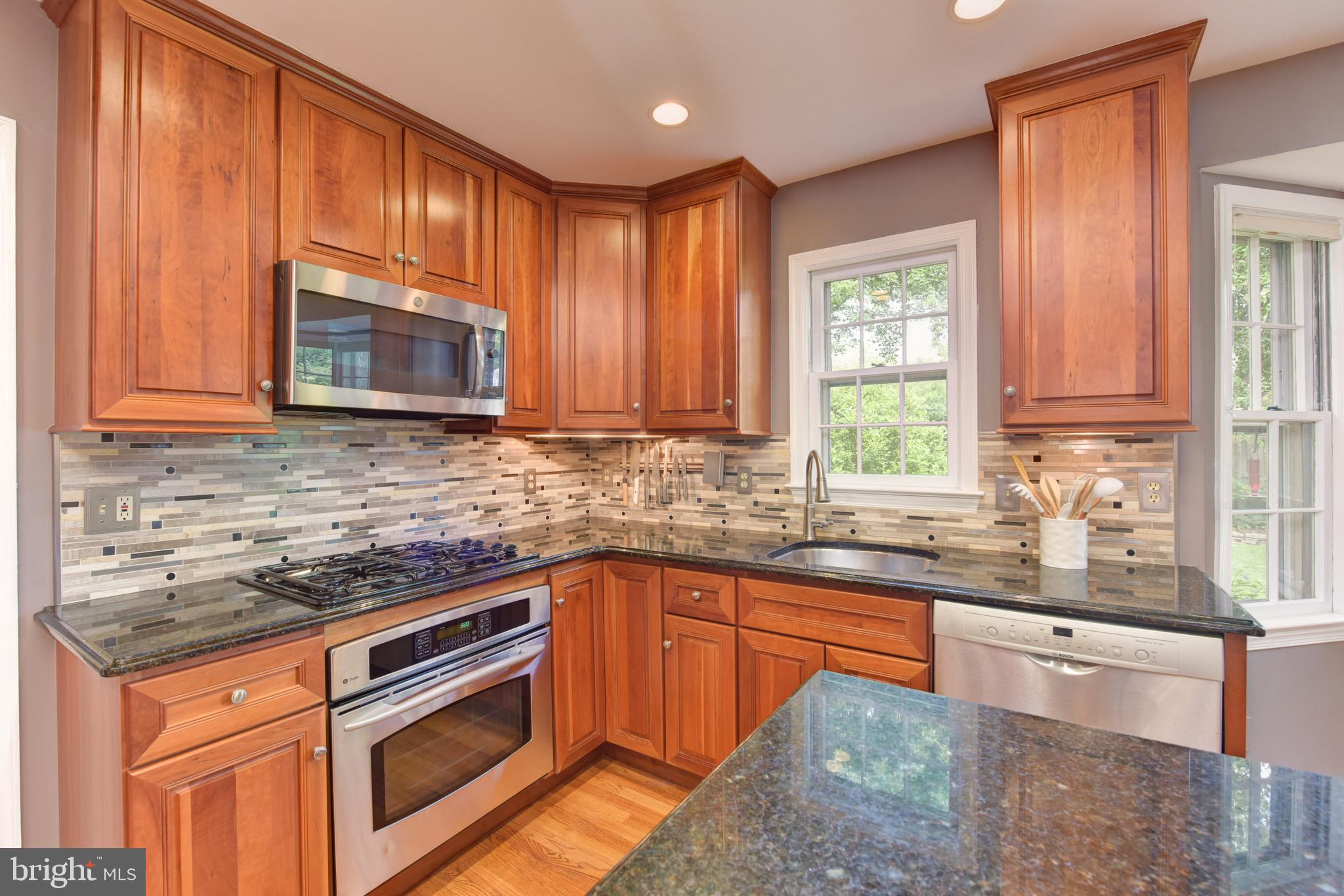 1609 Stonebridge Road Alexandria, VA 22304 - Photo 21 of 53 Wonderful counter-space
