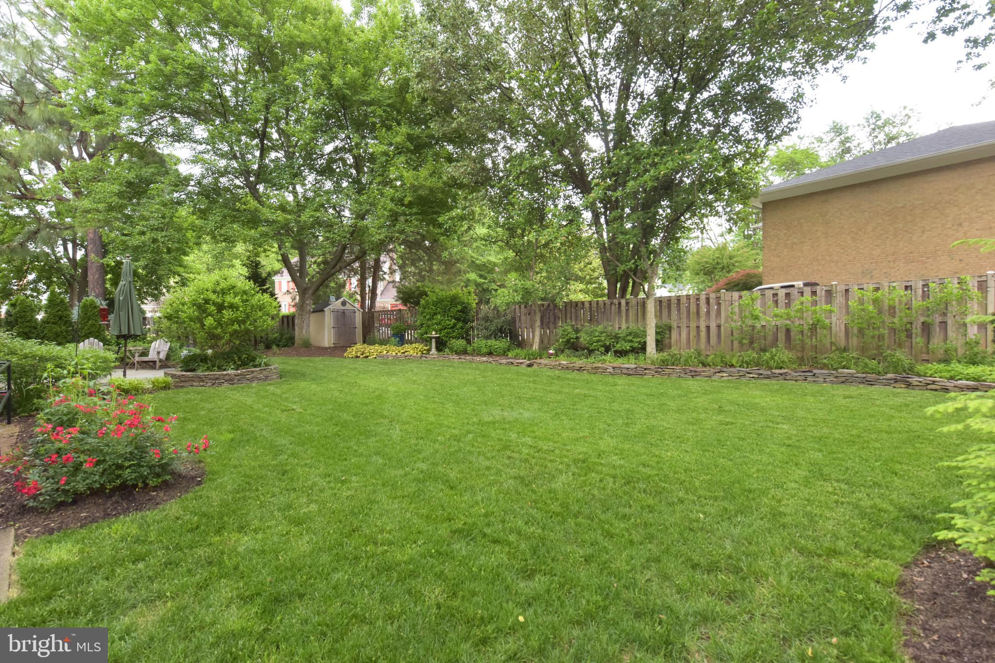 1609 Stonebridge Road Alexandria, VA 22304 - Photo 4 of 53 Easy-care means more time to relax.