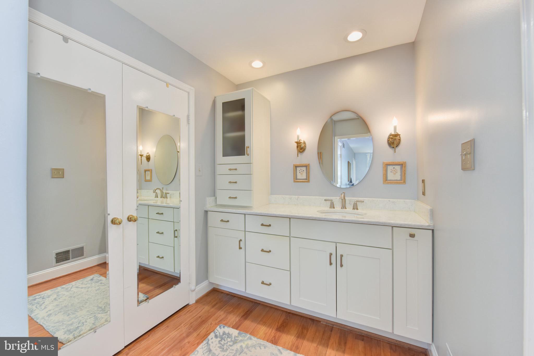 1609 Stonebridge Road Alexandria, VA 22304 - Photo 32 of 53 Dressing area in primary bathroom
