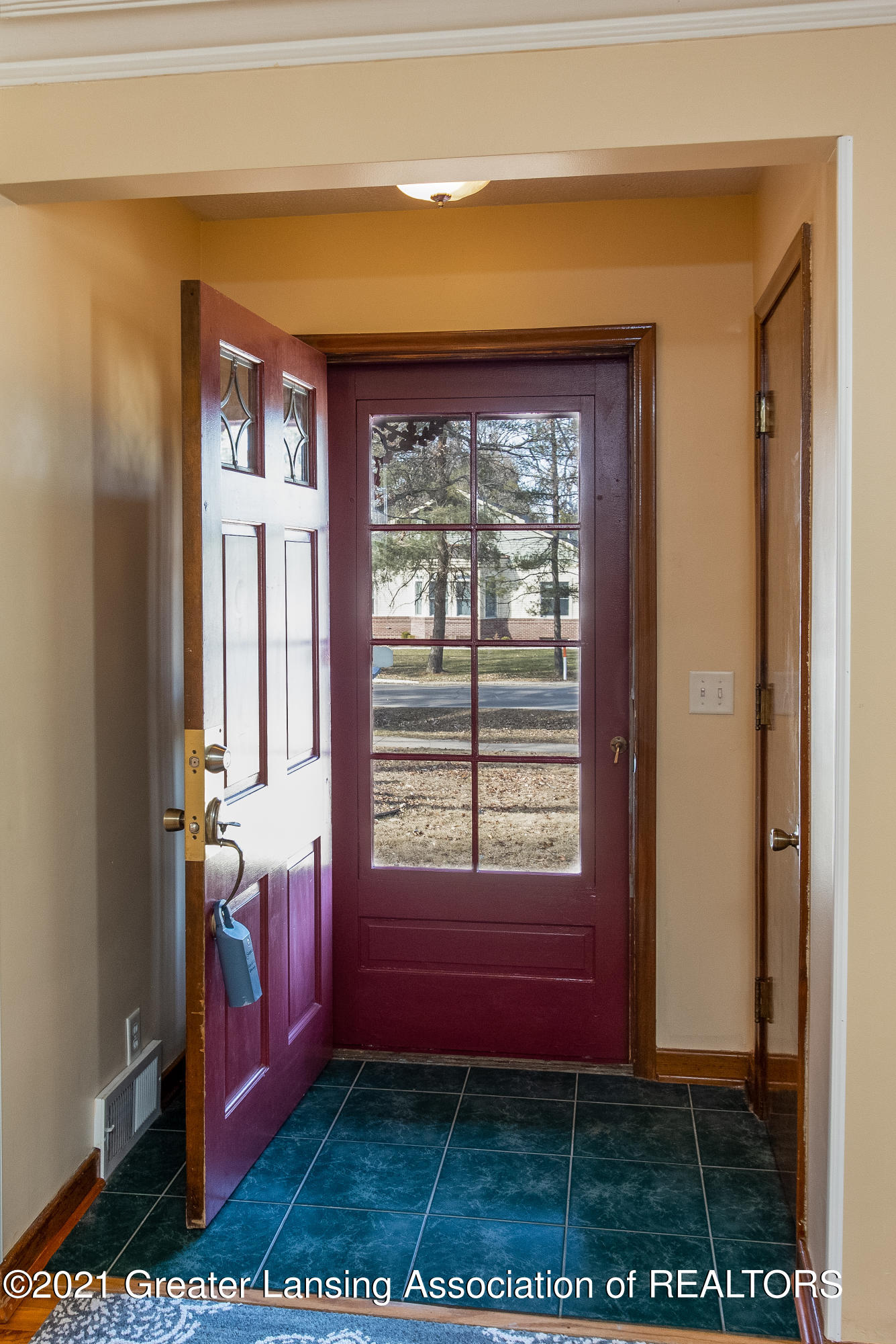 1785 Hamilton Road Okemos, MI 48864 - Photo 7 of 54 Entry