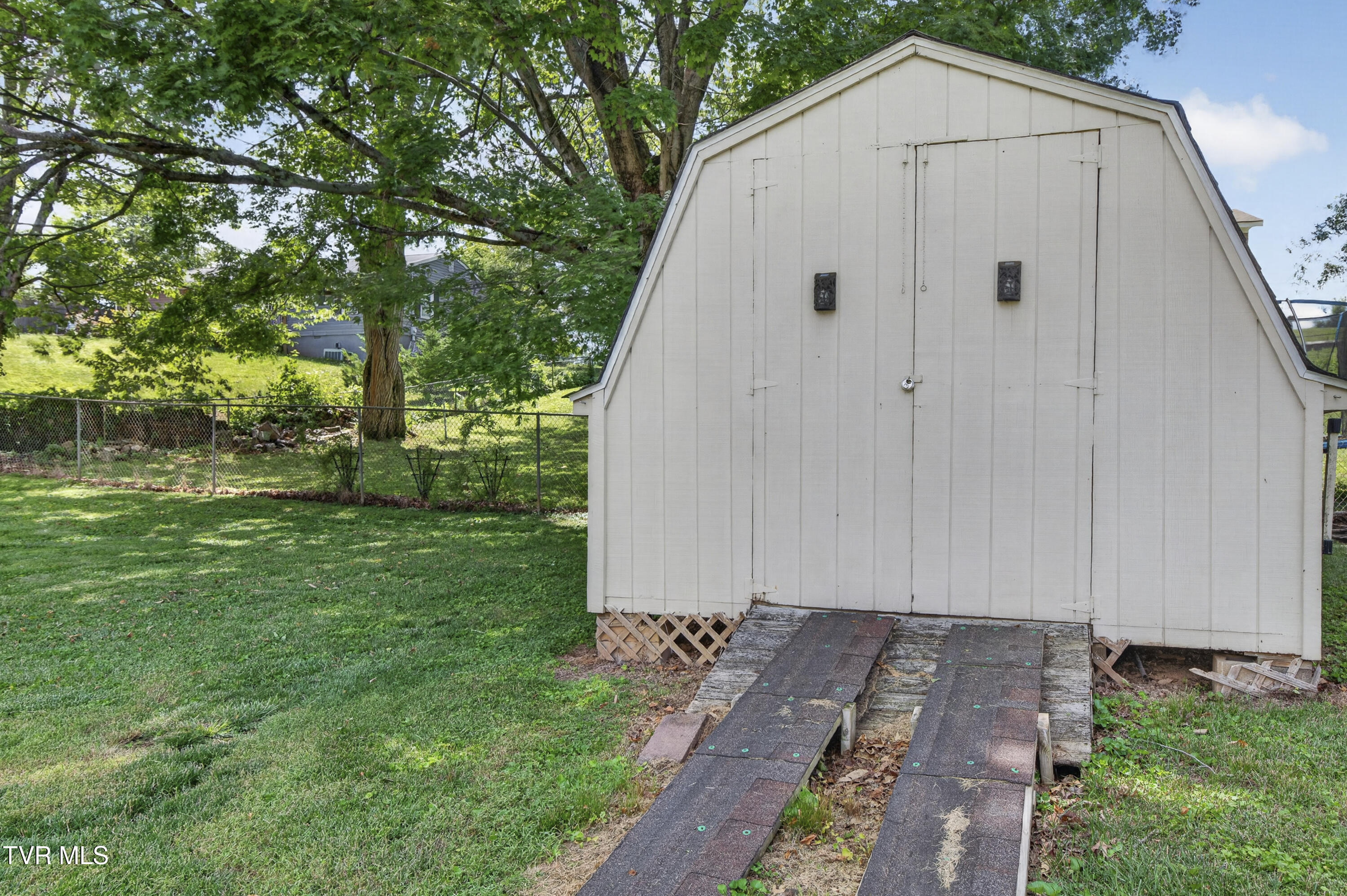 302 Seminole Road Bristol, VA 24201 - Photo 7 of 50 302-Seminole-Rd-8