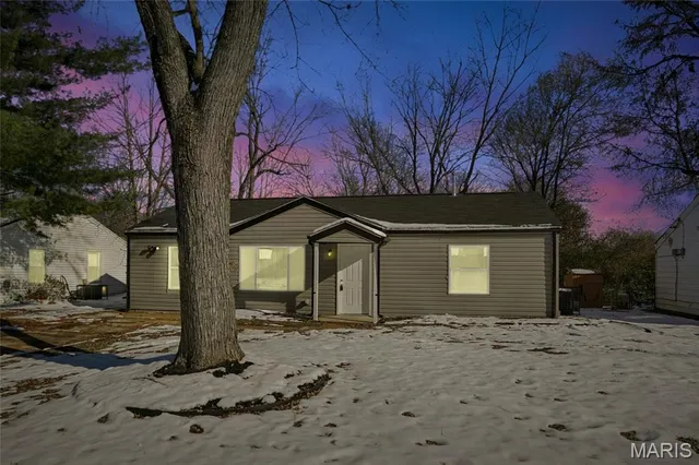 $129,900 | 9820 Lorna Lane, St. Louis, MO 63136