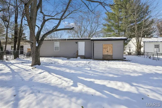 $129,900 | 9820 Lorna Lane, St. Louis, MO 63136