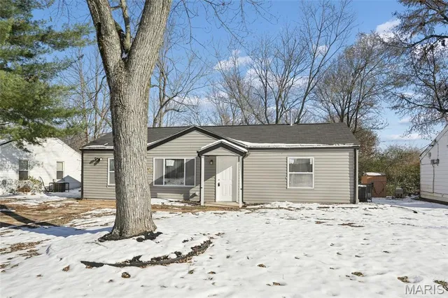 $129,900 | 9820 Lorna Lane, St. Louis, MO 63136