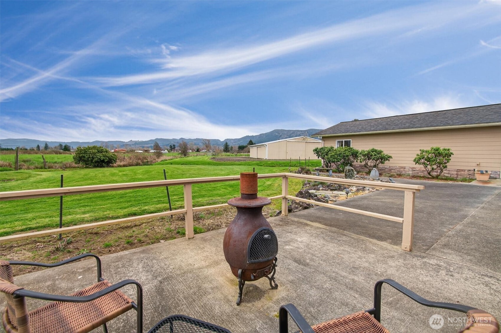 211 South Welcome Slough Road Cathlamet, WA 98612 - Photo 2 of 40