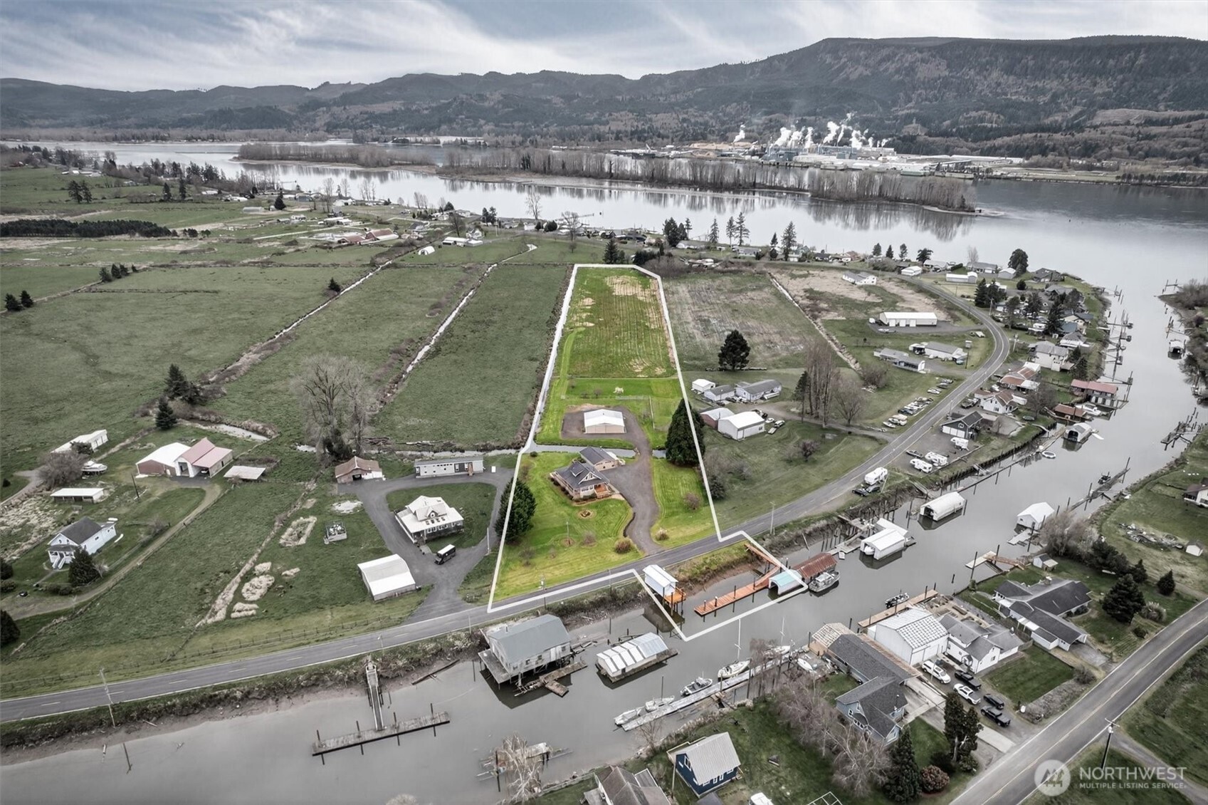 211 South Welcome Slough Road Cathlamet, WA 98612 - Photo 5 of 40