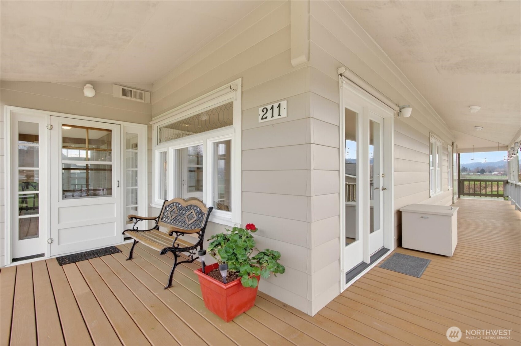 211 South Welcome Slough Road Cathlamet, WA 98612 - Photo 6 of 40