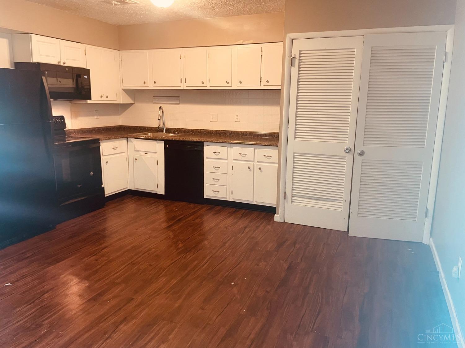 10955 Pippin Road Cincinnati, OH 45251 - Photo 8 of 16 Gallery Image 8