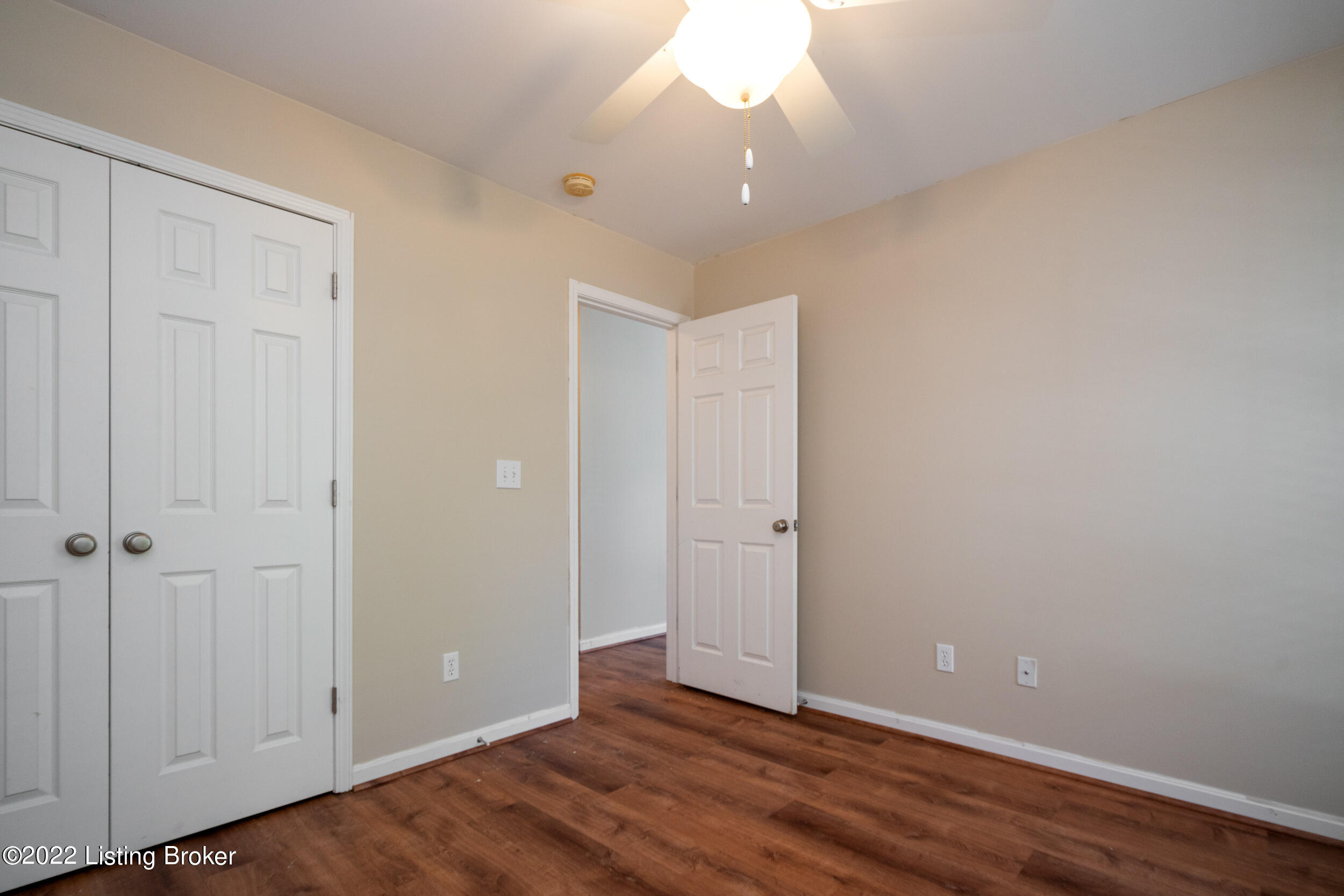 6424 Renate Road Louisville, KY 40291 - Photo 12 of 17 12