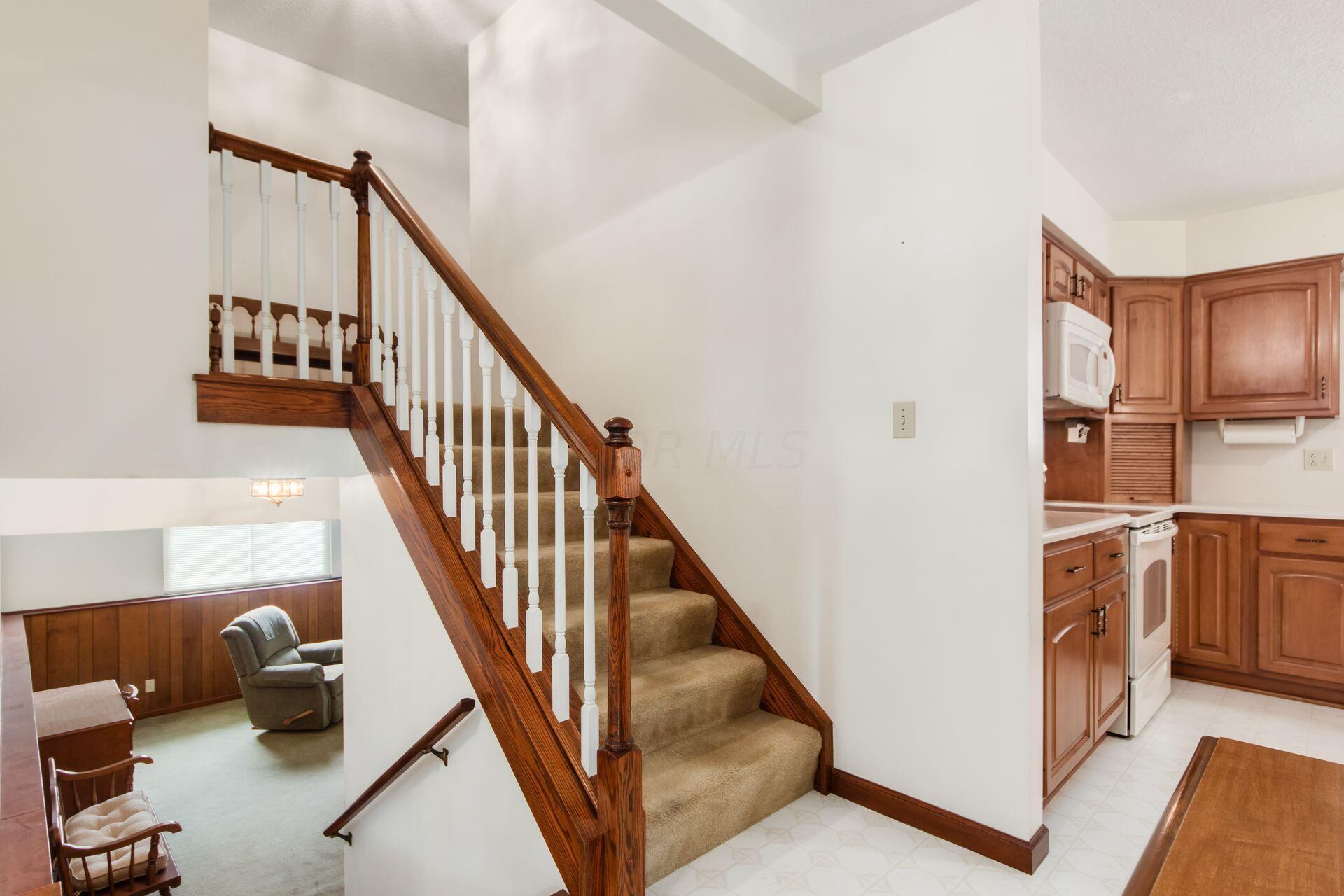 4811 Manitoba Road Columbus, OH 43229 - Photo 12 of 35 Stairs