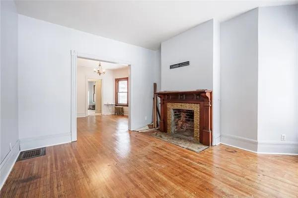 $1,800 | 500 Oxford Street, Unit 1, Rochester, NY 14607