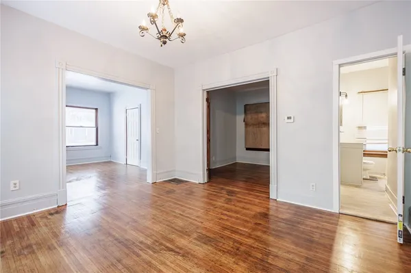$1,800 | 500 Oxford Street, Unit 1, Rochester, NY 14607