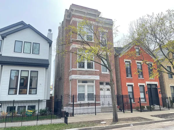 $969,900 | 1841 West Superior Street, Chicago, IL 60622