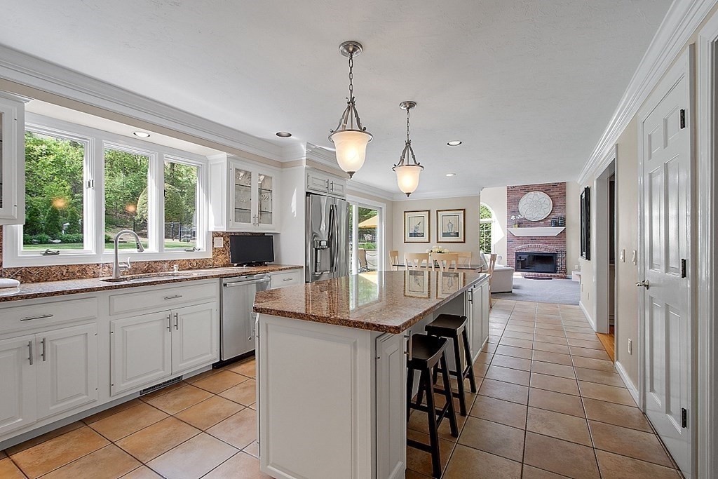 75 Colonial Drive Shrewsbury, MA 01545 - Photo 12 of 42