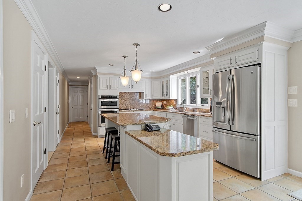 75 Colonial Drive Shrewsbury, MA 01545 - Photo 14 of 42