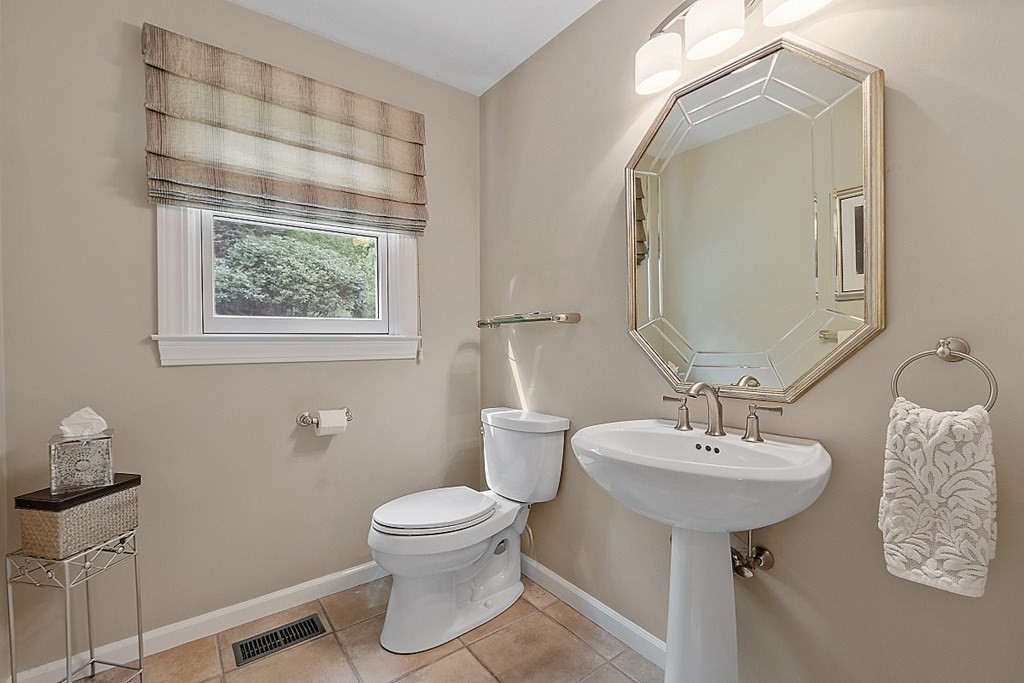 75 Colonial Drive Shrewsbury, MA 01545 - Photo 19 of 42