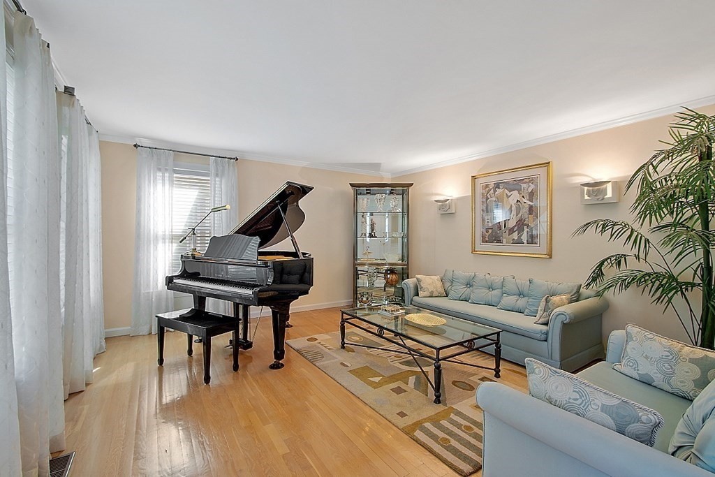 75 Colonial Drive Shrewsbury, MA 01545 - Photo 8 of 42